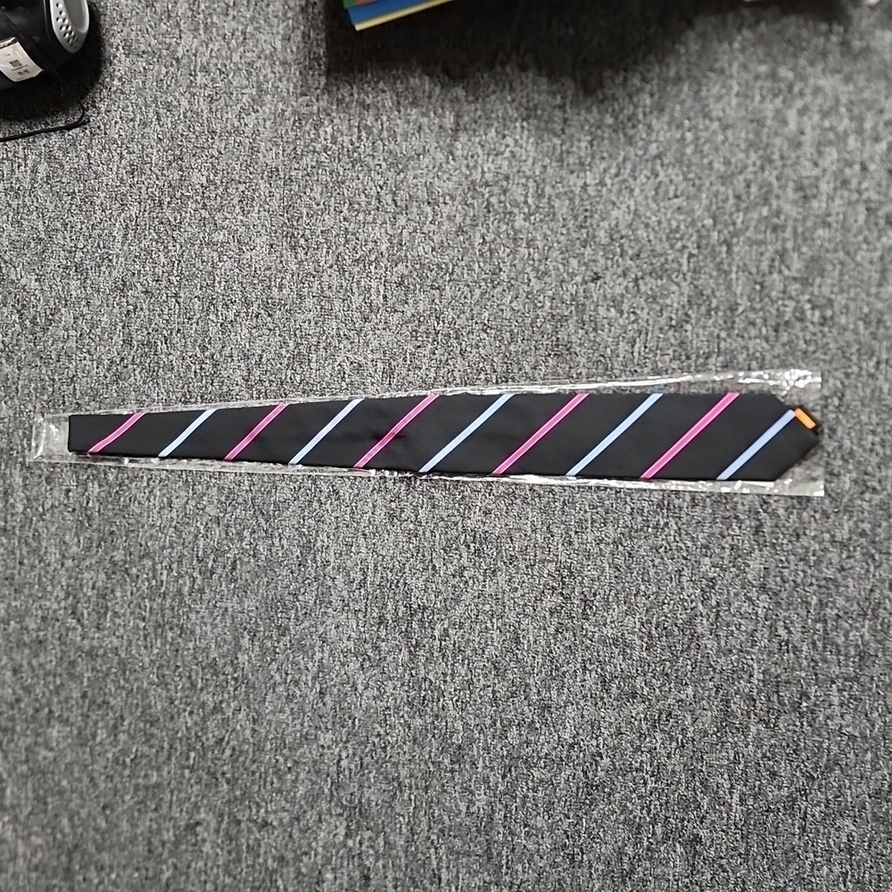 Peter Millar Men's Tie - Picture 3 of 9